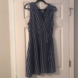 blue and white v neck wrap dress